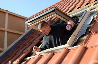 Pose de fenêtres de toit Velux à Ailhon